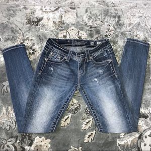 Miss Me signature skinny med wash sz 26 31” inseam